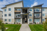 Bluegrass Farms Apartments in Post Falls, ID - Foto de edificio - Building Photo