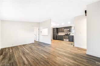 603 Diamond Dr in Henderson, NV - Building Photo - Building Photo