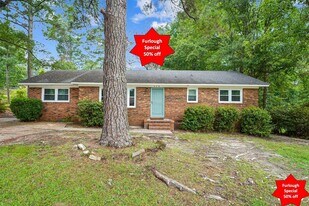 628 Mclamb Dr in Fayetteville, NC - Building Photo
