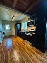 1005 Broadway Ave, Unit 3 in Mattoon, IL - Building Photo