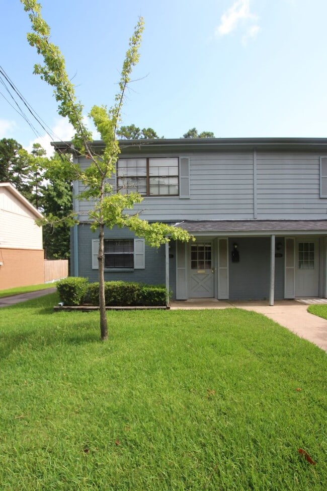 property at 2522-2524 Delmar St
