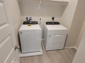 2058 Bergamot St in Redlands, CA - Foto de edificio - Building Photo