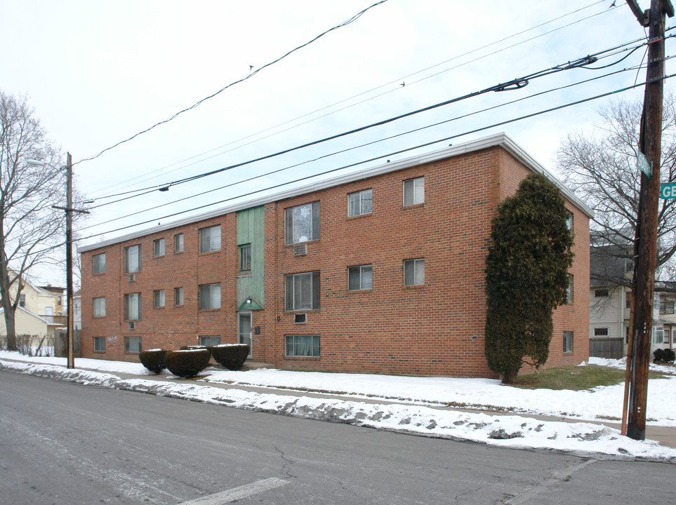 110 George St in Hartford, CT - Building Photo