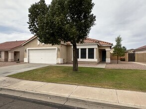 8248 E Posada Ave in Mesa, AZ - Building Photo - Building Photo