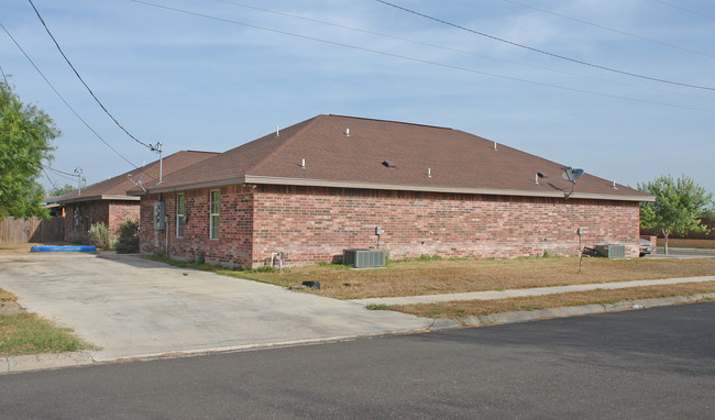 516 W Chavez St in Edinburg, TX - Building Photo - Building Photo