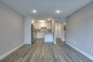 Axis Apartments in Nashville, TN - Building Photo