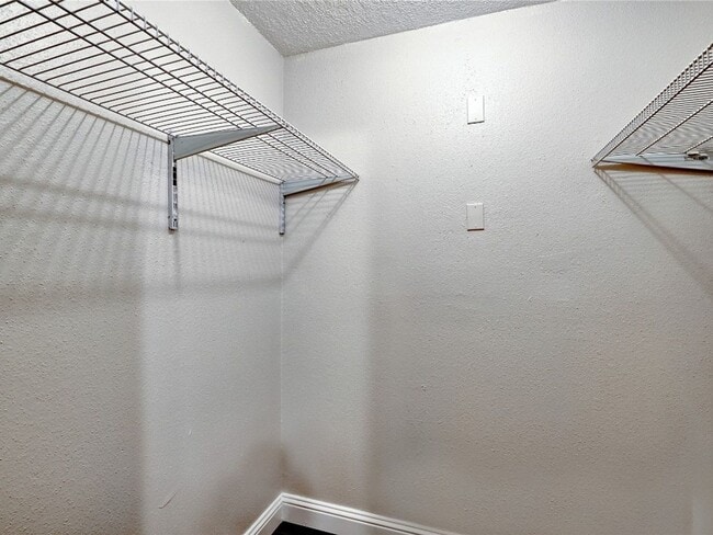 1840 Burton Dr in Austin, TX - Foto de edificio - Building Photo