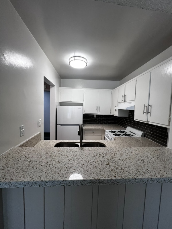 4014 Emerald St in Torrance, CA - Building Photo - Building Photo