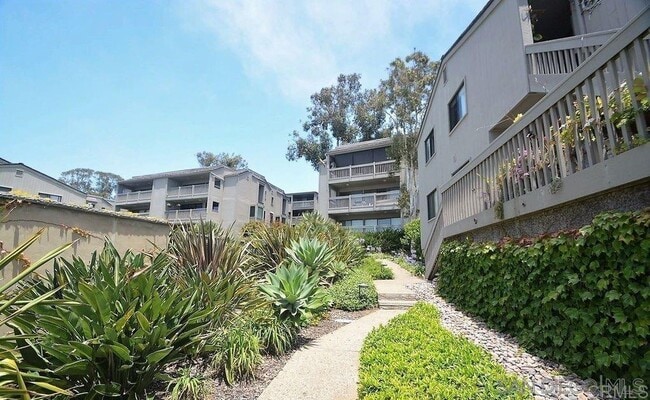 242 Dolphin Cove Ct in Del Mar, CA - Building Photo - Building Photo