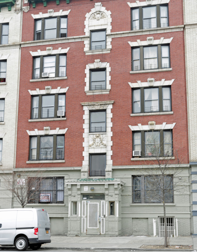 251 E Kingsbridge in Bronx, NY - Building Photo - Building Photo