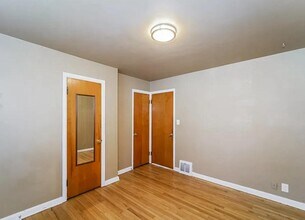 2744 N 87th St in Milwaukee, WI - Building Photo - Building Photo