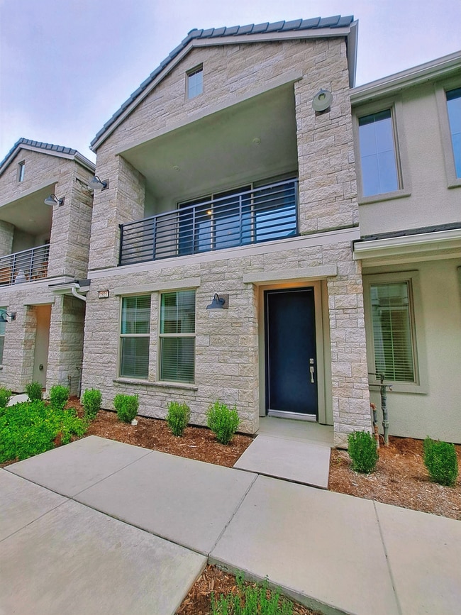 2825 E Tamarind Dr in Fresno, CA - Building Photo - Building Photo