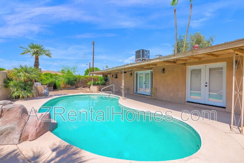 3812 S Newberry Rd in Tempe, AZ - Foto de edificio