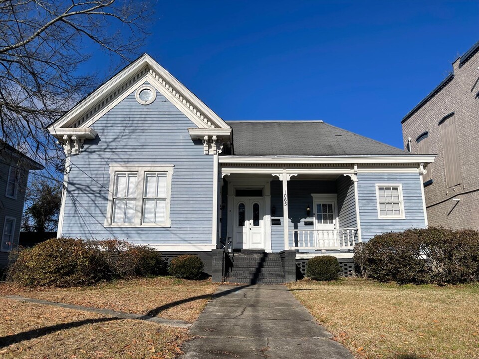 1065 College St in Macon, GA - Building Photo