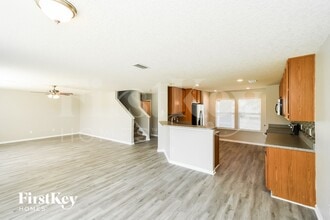 9634 Hazel Lake Dr in Jacksonville, FL - Building Photo - Building Photo