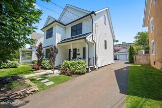 28 Rector Pl in Red Bank, NJ - Building Photo - Building Photo