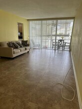 500 Davis Rd in Palm Springs, FL - Building Photo - Building Photo