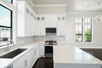 9604 Knight Rd in Houston, TX - Building Photo - Building Photo