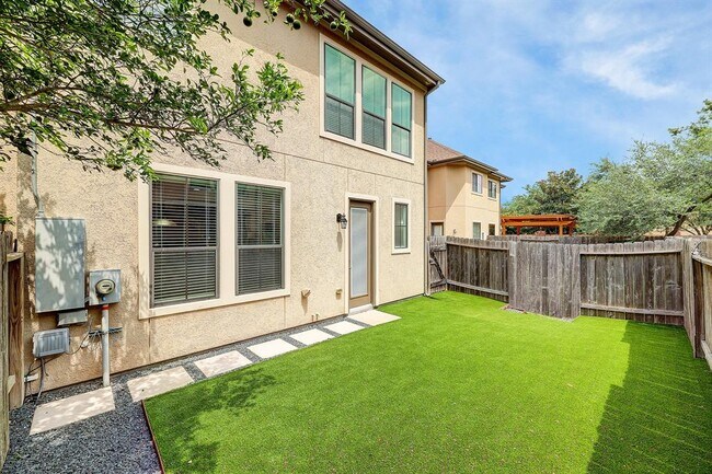 2915 Royal Oaks Green in Houston, TX - Building Photo - Building Photo