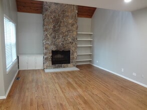 755 Chandler Rd in Gurnee, IL - Building Photo - Building Photo