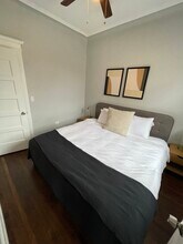 1002 W Dakin St, Unit 3 in Chicago, IL - Foto de edificio - Building Photo