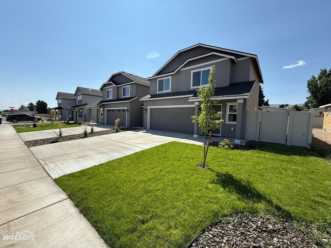 property at 4706 Oaks Ave