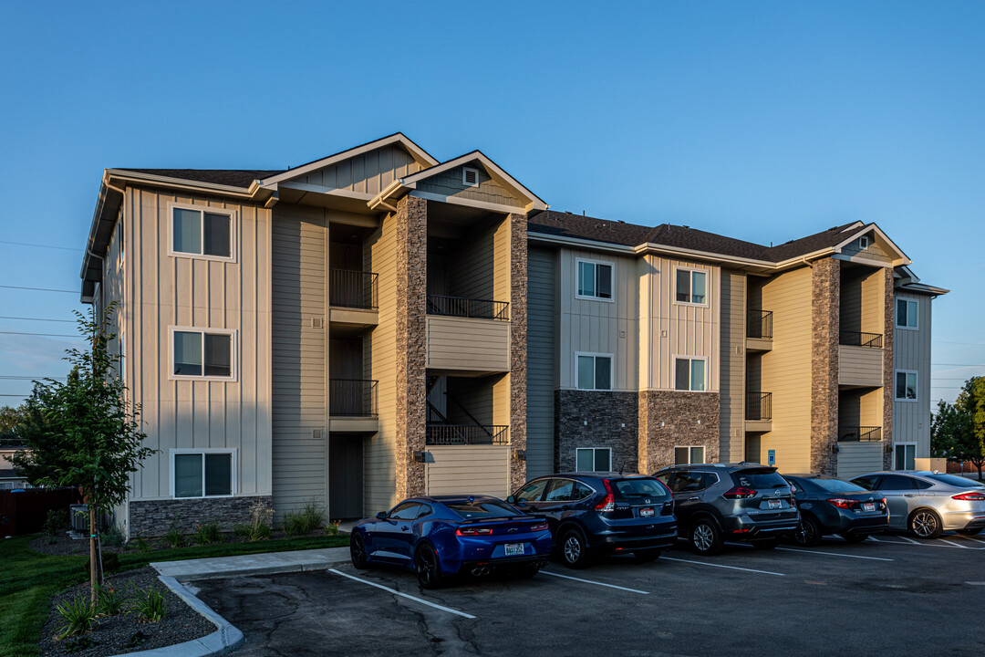 Aster Apartments in Boise, ID - Building Photo