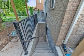 2255 Grand Ravine Dr in Oakville, ON - Building Photo - Building Photo