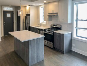 2620 N Rockwell St in Chicago, IL - Foto de edificio - Building Photo