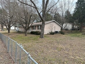 101 Buffalo St in Jasper, AR - Foto de edificio - Building Photo