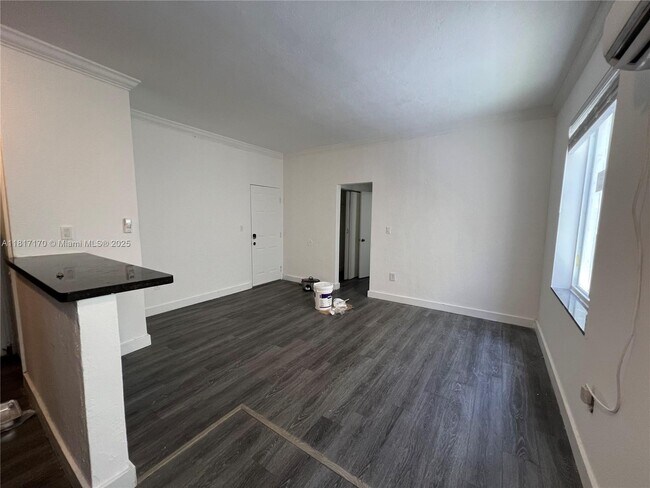 7920 Harding Ave in Miami Beach, FL - Building Photo - Building Photo