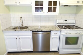 1156 N Camelot Dr in Boise, ID - Building Photo - Building Photo