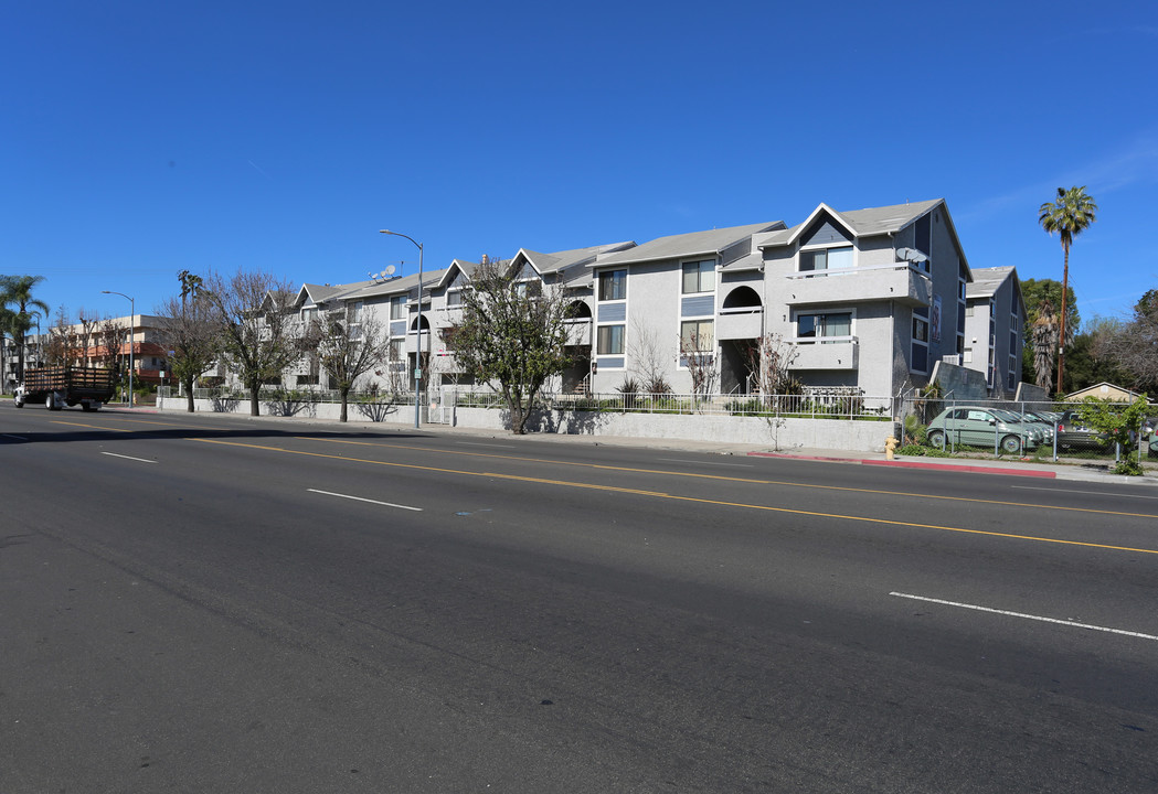 145453 Burbank Blvd in Van Nuys, CA - Building Photo