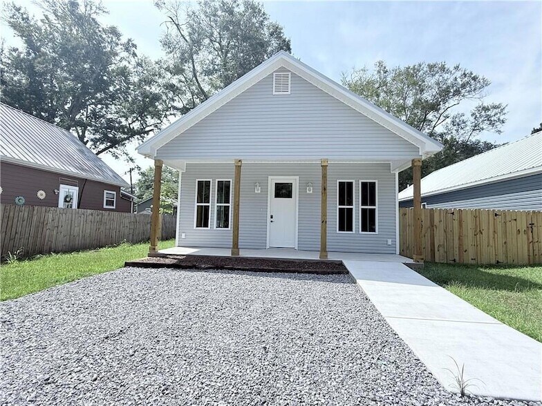 307 E 34th Ave in Covington, LA - Foto de edificio