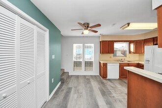 129 Tarpon St in Hitchcock, TX - Building Photo - Building Photo
