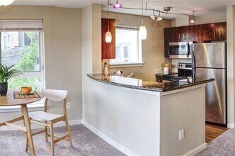 108 5th Ave S in Seattle, WA - Building Photo - Building Photo