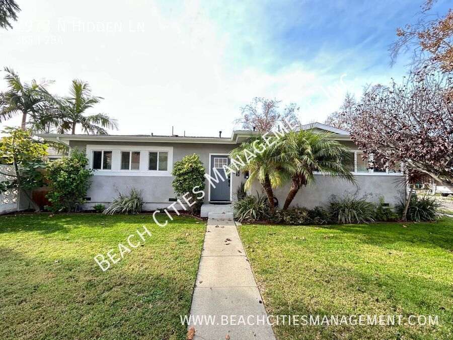 1973 N Hidden Ln in Long Beach, CA - Building Photo