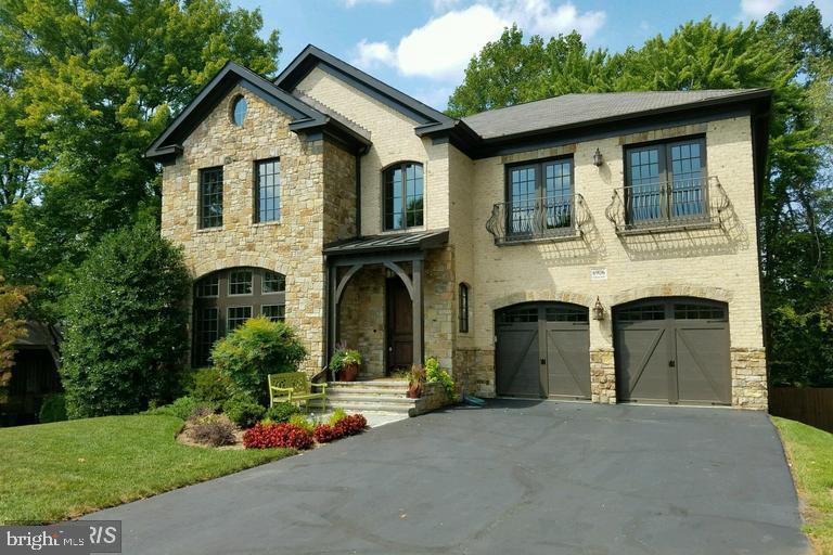 6906 Chelsea Rd in McLean, VA - Building Photo