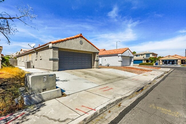 804 Breanna St in Las Vegas, NV - Building Photo - Building Photo