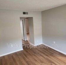 4908 Saddlebrook Ln in Louisville, KY - Building Photo - Building Photo