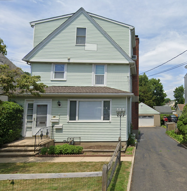 15 Old Field Point Rd, Unit #1