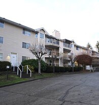 22611 116 Av in Maple Ridge, BC - Building Photo