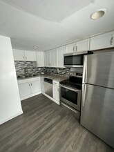 6050 Delaware Dr in Merrillville, IN - Building Photo - Building Photo