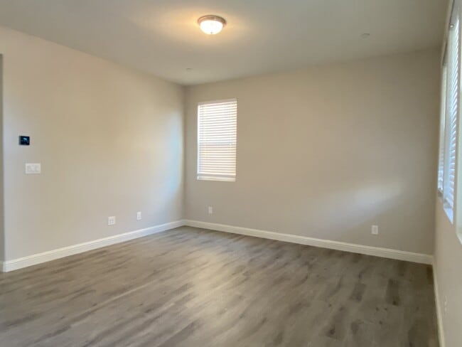 220 Uccello Way in Sacramento, CA - Building Photo - Building Photo