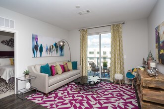 Spoke Apartments in Atlanta, GA - Foto de edificio - Interior Photo