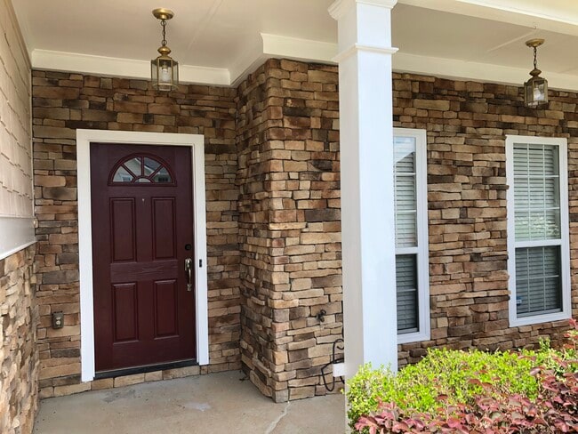 6854 Wandering Way NW in Norcross, GA - Foto de edificio - Building Photo