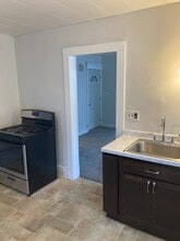 735 E 28th St, Unit 2 in Erie, PA - Building Photo - Building Photo