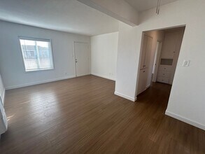 3126 Nimitz Blvd in San Diego, CA - Building Photo - Building Photo