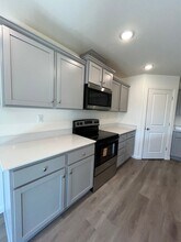 7039 W Wren Ave in Visalia, CA - Building Photo - Building Photo