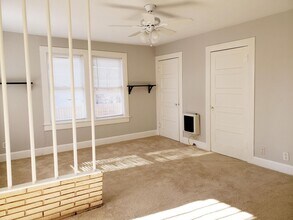 402 N Augusta St in Dallas, TX - Building Photo - Building Photo